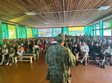 Бурятские курсанты встретились участником СВО Юрием Сушкеевым