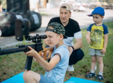 Жители Хабаровска прошли «Тропу воина» в День ветерана боевых действий