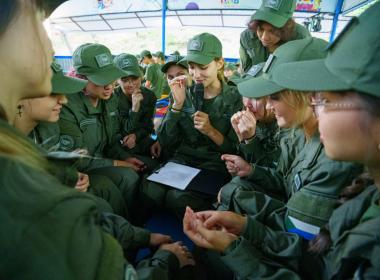 На смене «Время юных героев» прошло интерактивное занятие, посвящённое государственным символам России