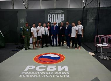 Более тысячи человек посетили площадку Центра «ВОИН» в первый день ВЭФ-2025