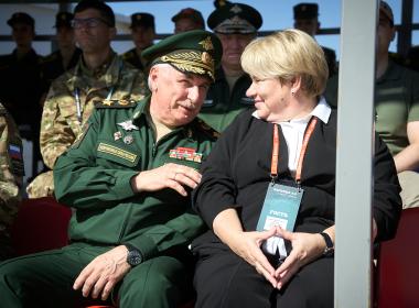 Дмитрий Шевченко встретился с семьей Абдуллиных, представляющих Центр «ВОИН» в финале «Семейной зарницы»