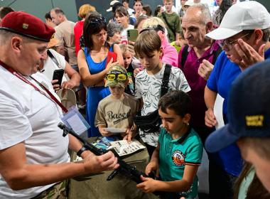Уникальный военно-спортивный городок Центр «ВОИН» на выставке «Улица Дальнего Востока» во Владивостоке посетили более 30