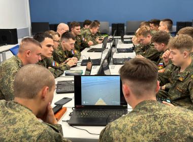 Инструкторы центра «ВОИН» обучают курсантов ВУЦ ЧГУ им. И.Н. Ульянова тактической медицине и управлению беспилотниками