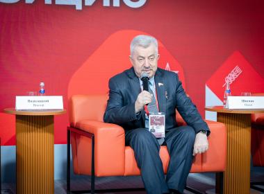 Виктор Водолацкий поделился успешными практиками Центра «ВОИН» с участниками Всероссийского  патриотического форума