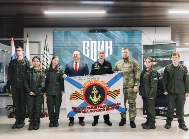 Флаг воинской доблести передали тюменскому филиалу Центра «ВОИН»
